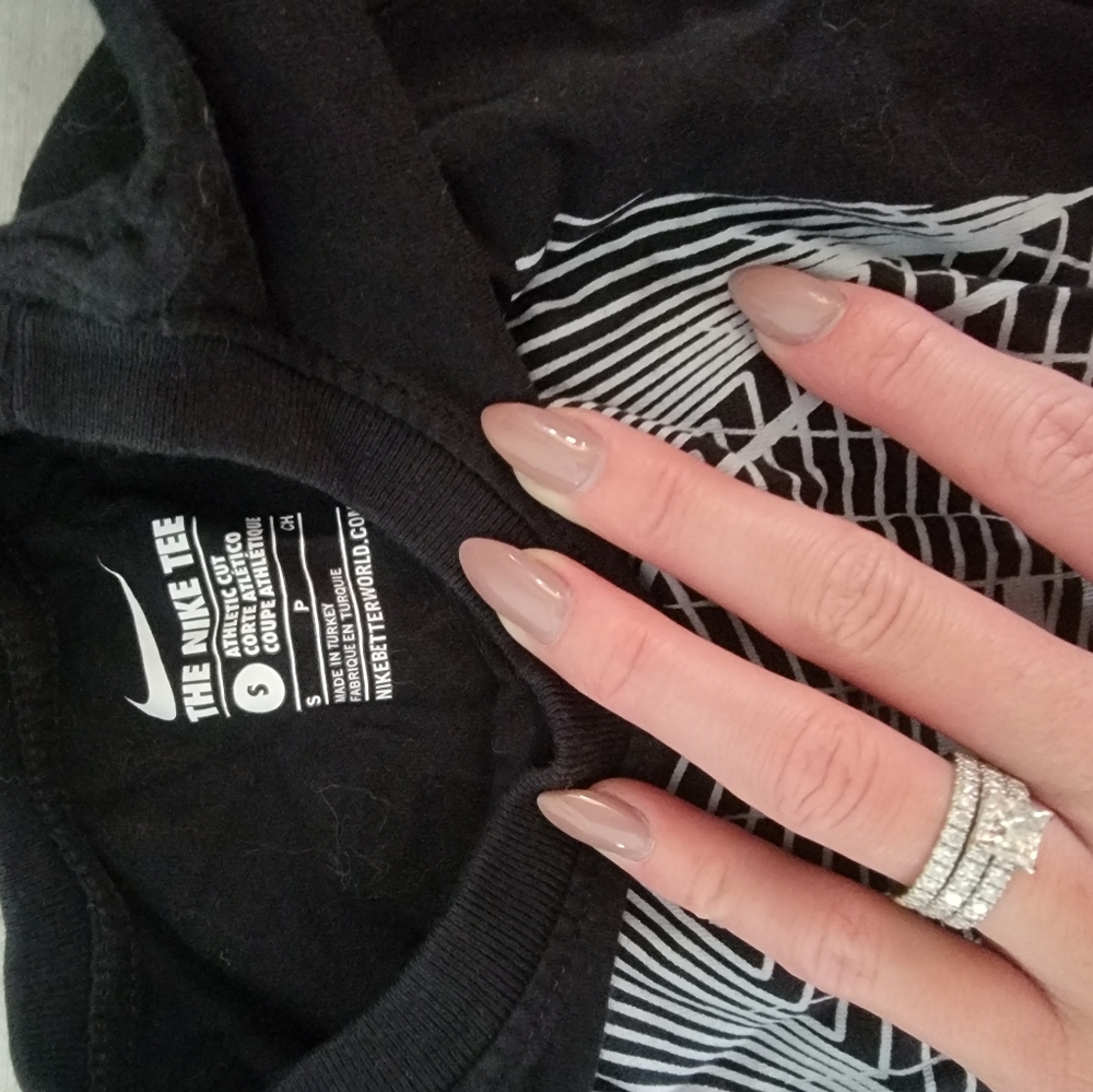 Boy's Nike long sleeve - Picture 2 of 2